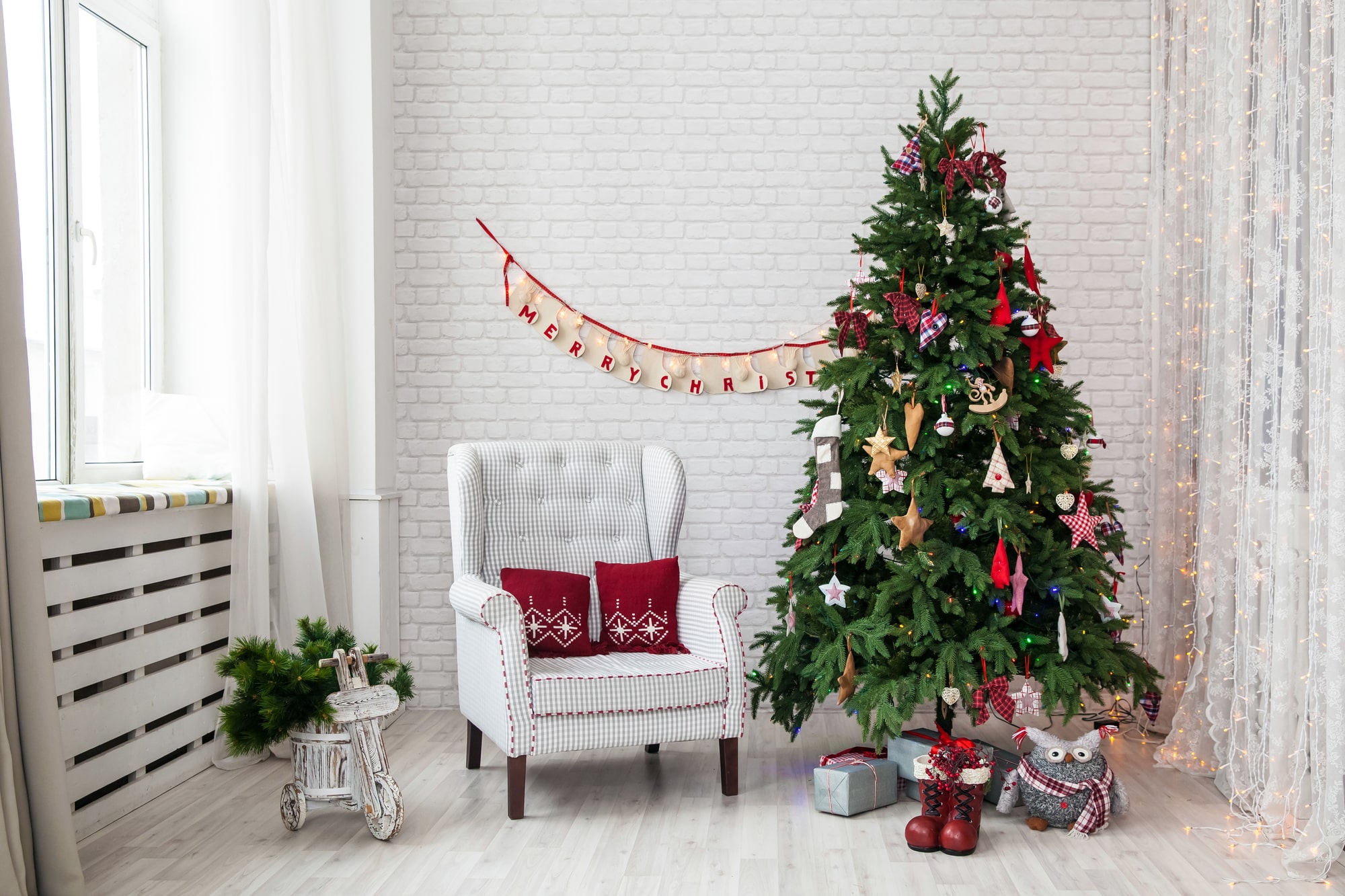 Weihnachtsbaum schmücken Vorschau