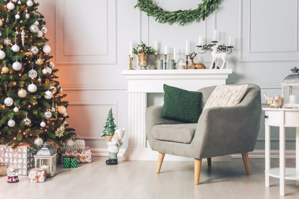 Skandinavische Weihnachtsdeko im Wohnzimmer